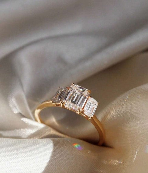 The Verona - Emerald Trilogy Ring